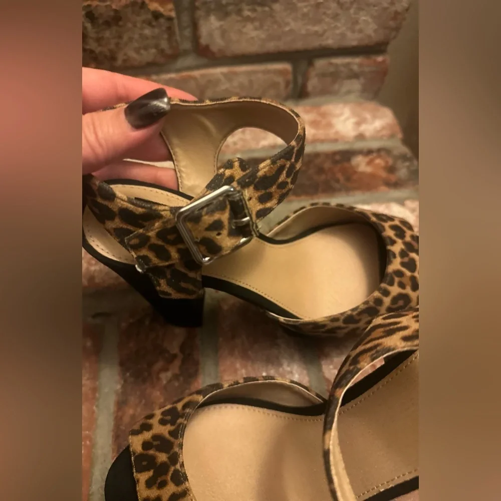 Women’s SM‎ Leopard Print Platform Open Toe Shoes. Size 8.